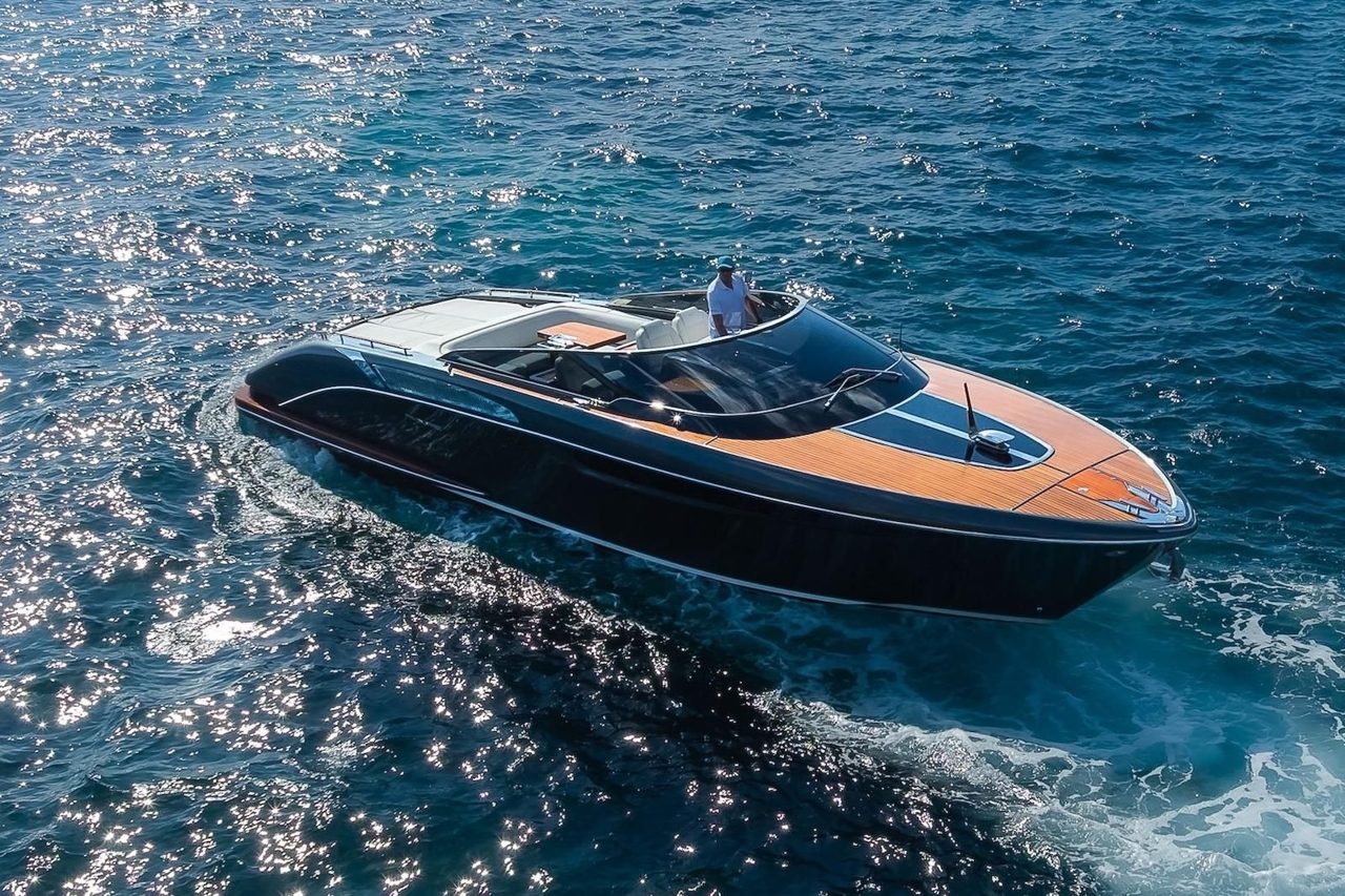 Riva 38 Rivamare cruising bow-on in the Mediterranean