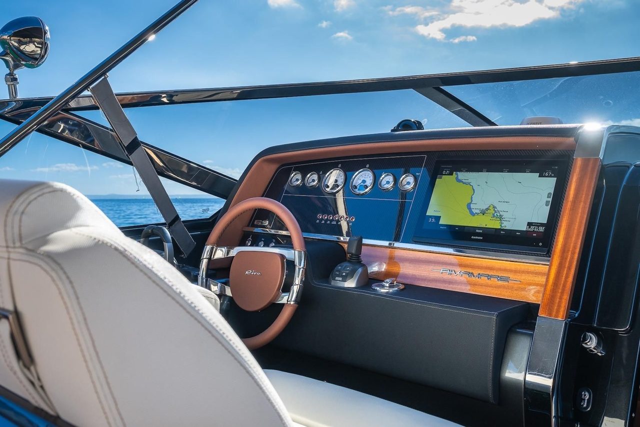 Riva 38 Rivamare helm with navigation display